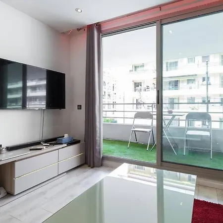 Modern Design Juan Les Pins With Balcony 아파트 *
